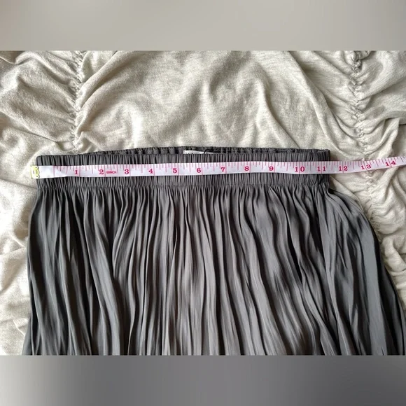 NWT Zara pleated skirt - Picture 4 of 9